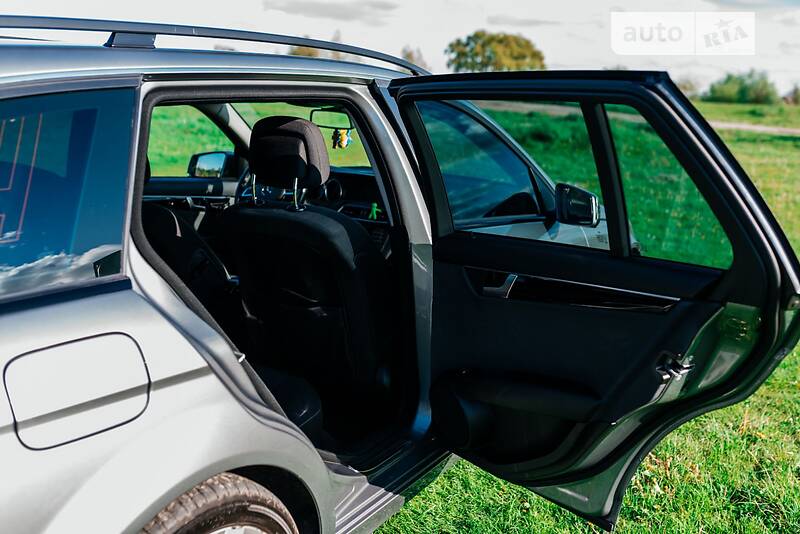 Универсал Mercedes-Benz C-Class 2011 в Ровно