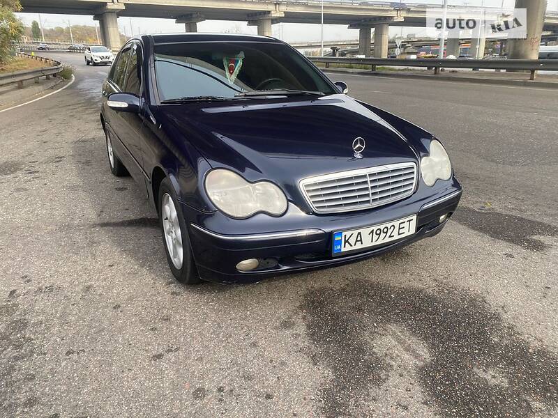 Седан Mercedes-Benz C-Class 2001 в Киеве