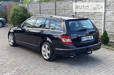 Универсал Mercedes-Benz C-Class 2009 в 
