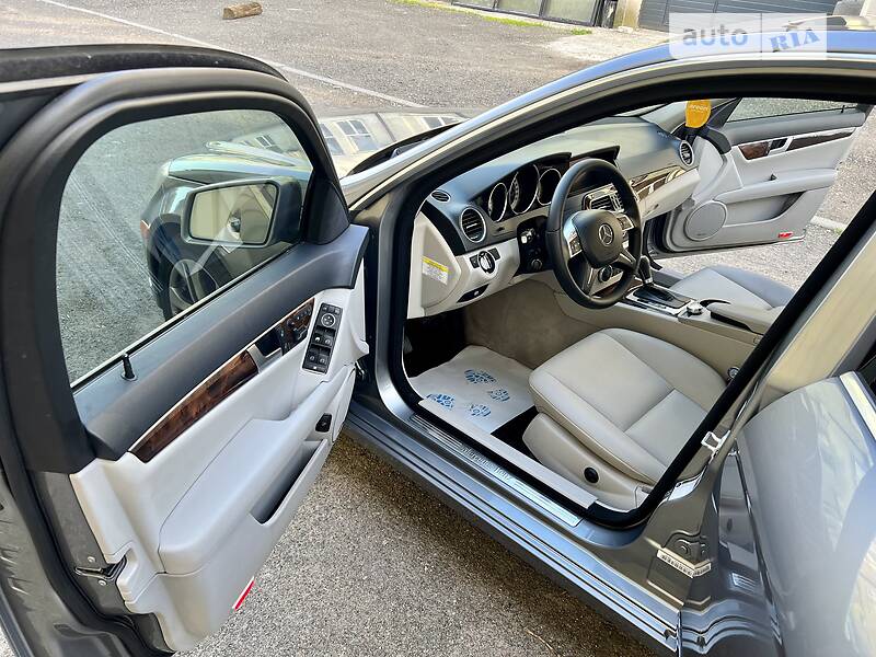 Седан Mercedes-Benz C-Class 2013 в Києві