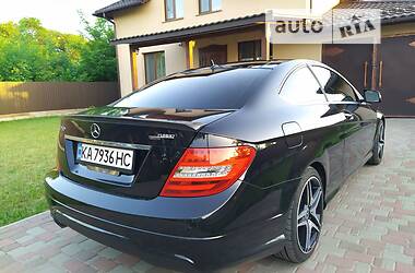 Купе Mercedes-Benz C-Class 2011 в 