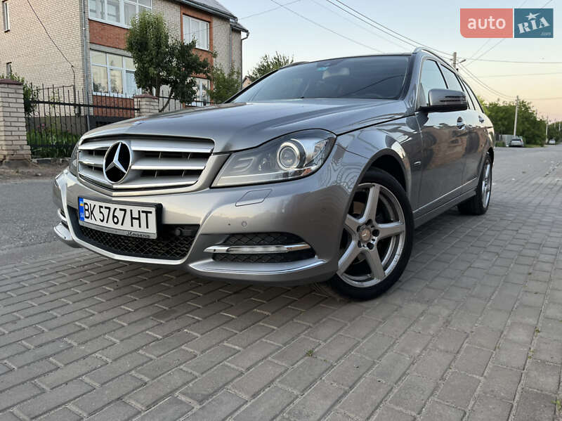 Універсал Mercedes-Benz C-Class 2011 в Луцьку