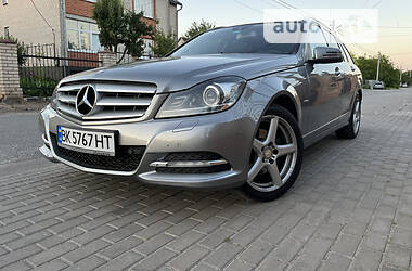 Універсал Mercedes-Benz C-Class 2011 в Луцьку