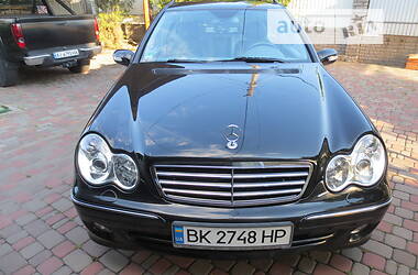 Универсал Mercedes-Benz C-Class 2005 в Киеве