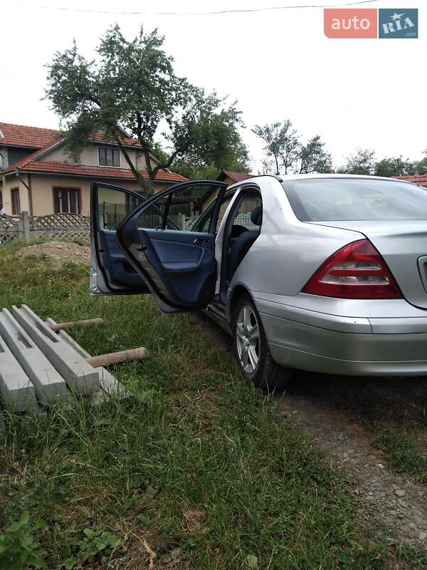 Седан Mercedes-Benz C-Class 2001 в Ивано-Франковске