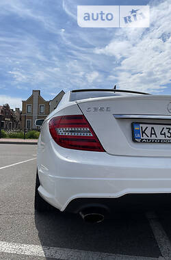 Купе Mercedes-Benz C-Class 2013 в 