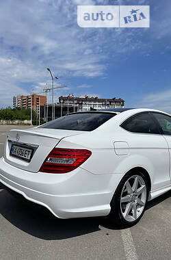 Купе Mercedes-Benz C-Class 2013 в 