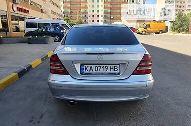 Седан Mercedes-Benz C-Class 2006 в Николаеве