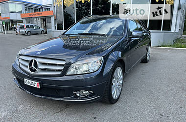 Универсал Mercedes-Benz C-Class 2009 в Чернигове