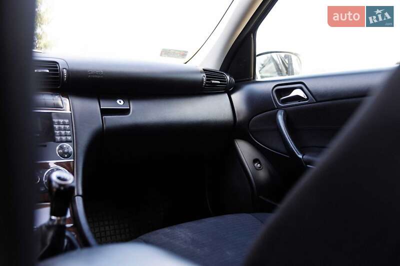 Универсал Mercedes-Benz C-Class 2005 в Городке