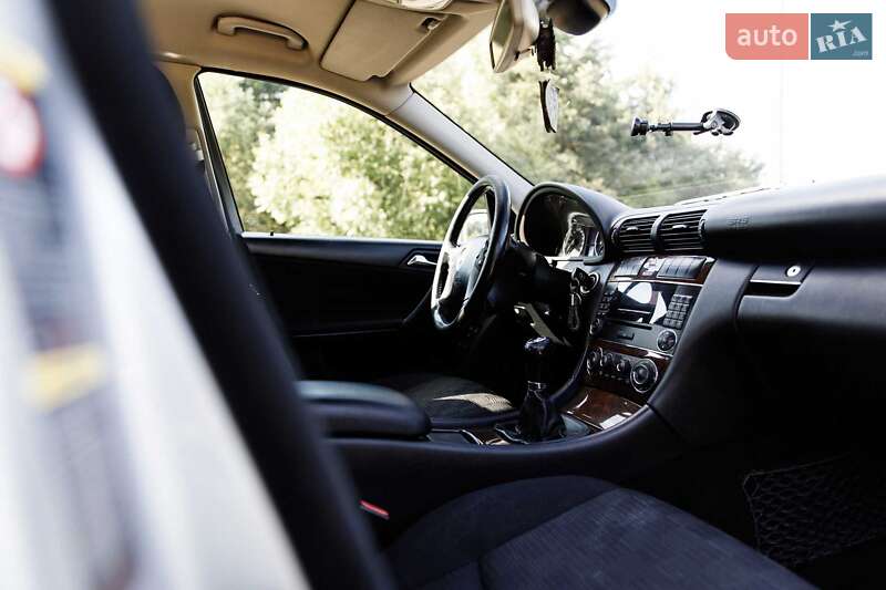 Универсал Mercedes-Benz C-Class 2005 в Городке