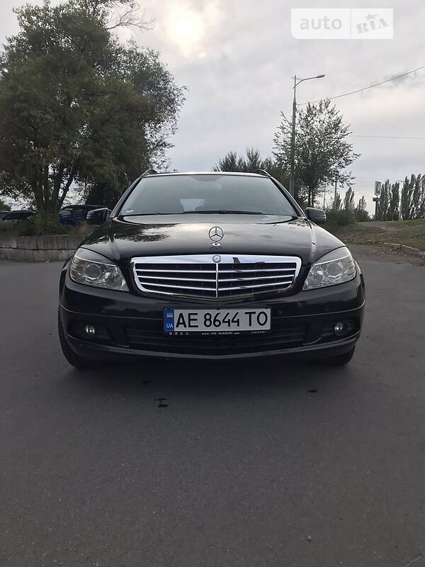Универсал Mercedes-Benz C-Class 2010 в Днепре