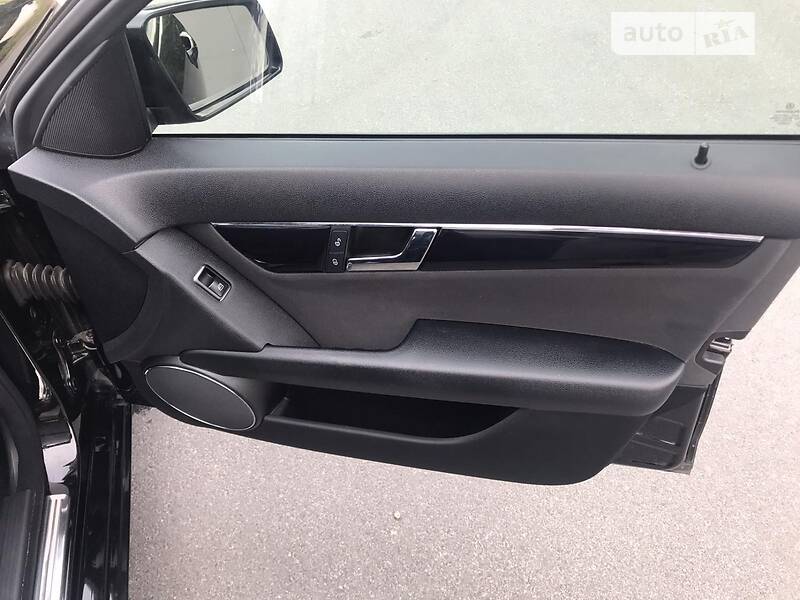 Универсал Mercedes-Benz C-Class 2010 в Днепре