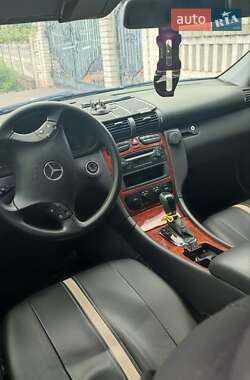 Седан Mercedes-Benz C-Class 2004 в Бершаді