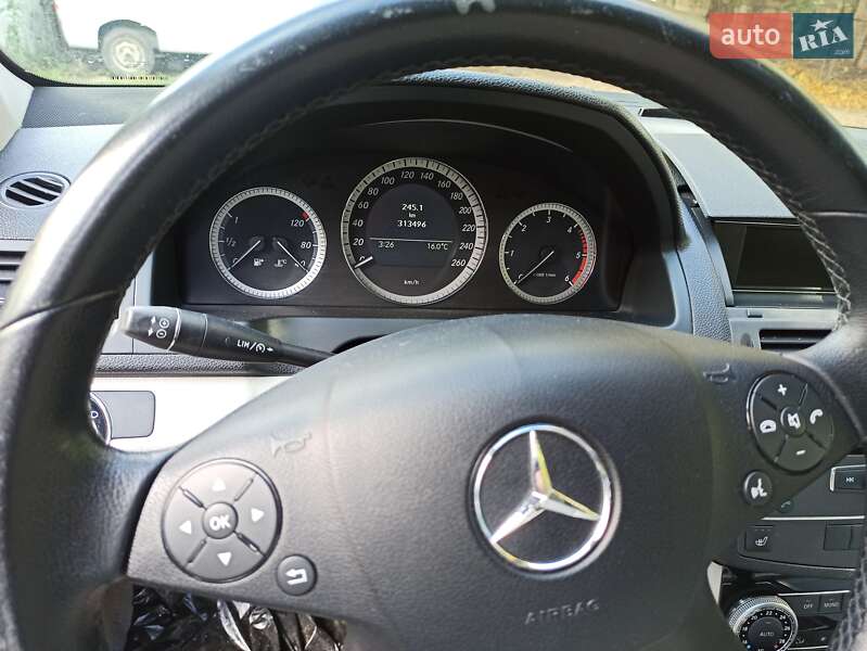 Универсал Mercedes-Benz C-Class 2010 в Черновцах