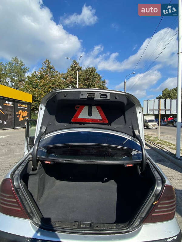 Седан Mercedes-Benz C-Class 2000 в Днепре