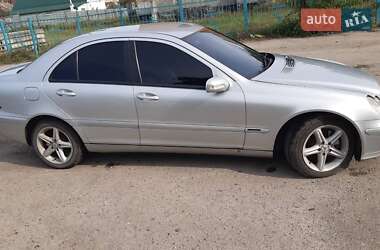 Седан Mercedes-Benz C-Class 2003 в Дніпрі