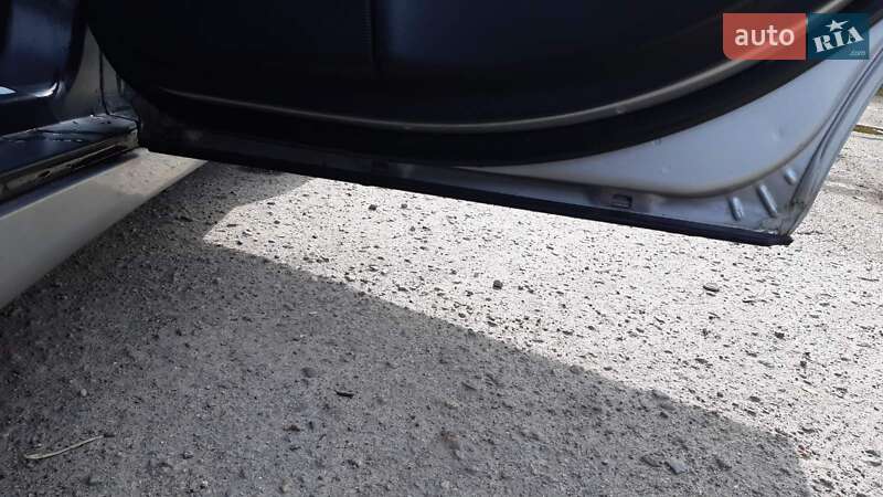 Седан Mercedes-Benz C-Class 2003 в Днепре