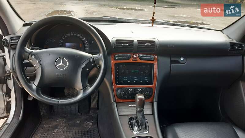 Седан Mercedes-Benz C-Class 2003 в Днепре