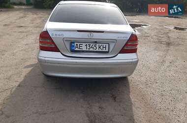 Седан Mercedes-Benz C-Class 2003 в Дніпрі