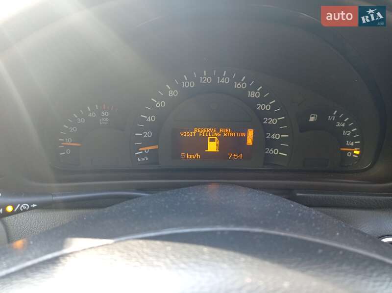 Седан Mercedes-Benz C-Class 2004 в Звягелі