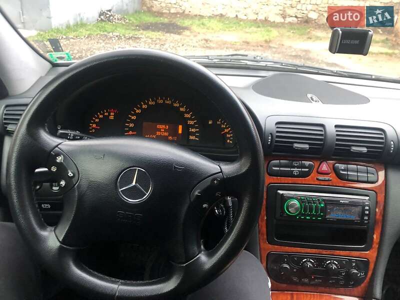 Универсал Mercedes-Benz C-Class 2002 в Могилев-Подольске