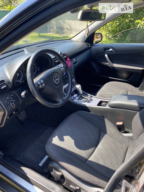 Седан Mercedes-Benz C-Class 2006 в Киеве
