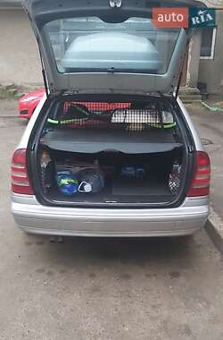 Универсал Mercedes-Benz C-Class 2002 в Черновцах