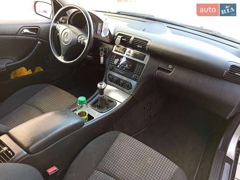 Седан Mercedes-Benz C-Class 2005 в Трускавці