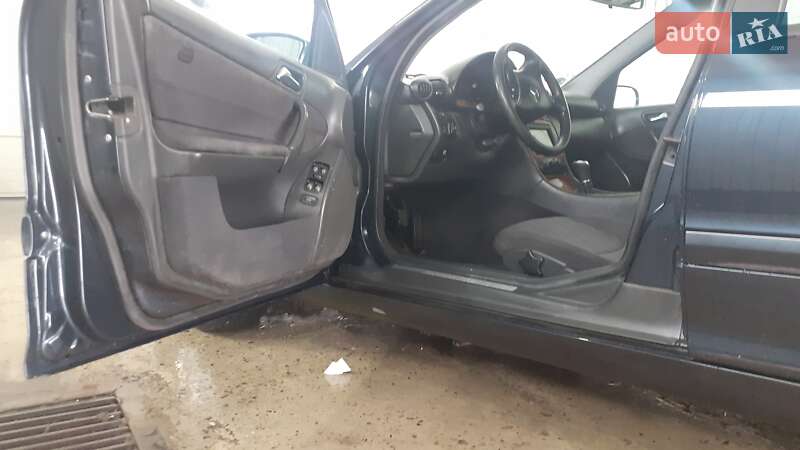 Седан Mercedes-Benz C-Class 2000 в Ивано-Франковске