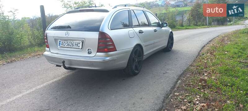 Универсал Mercedes-Benz C-Class 2003 в Хусте