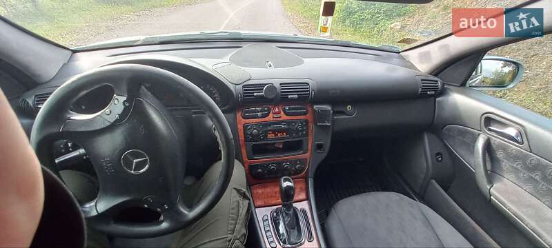 Универсал Mercedes-Benz C-Class 2003 в Хусте