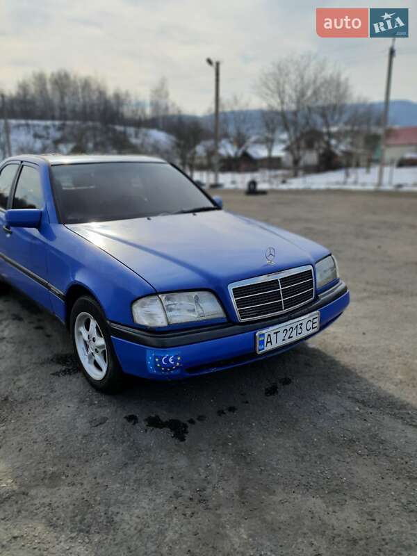 Седан Mercedes-Benz C-Class 1996 в Косові