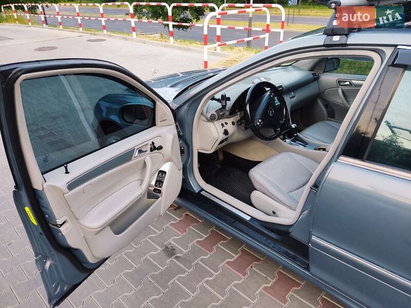 Седан Mercedes-Benz C-Class 2005 в Хмельницькому