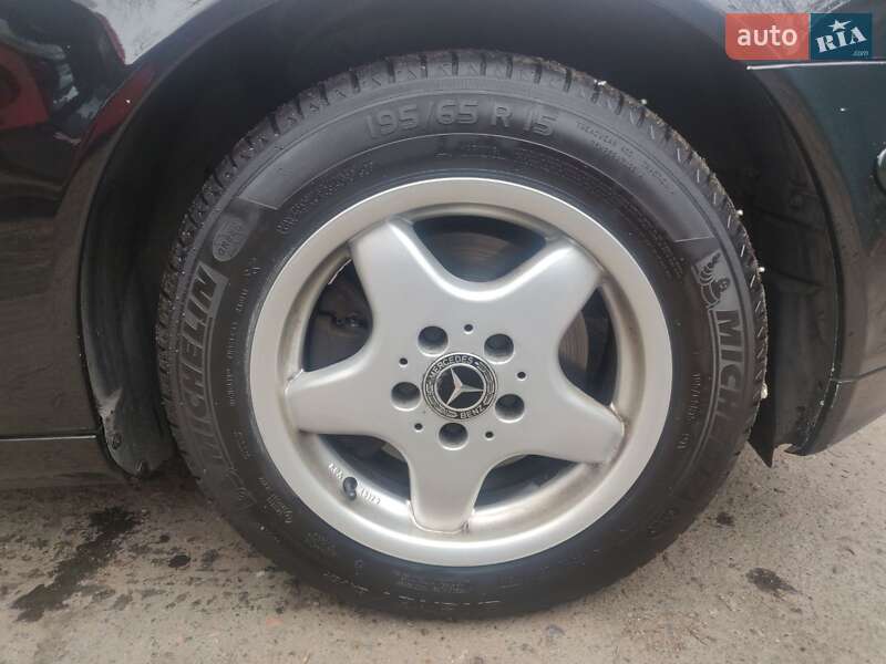 Універсал Mercedes-Benz C-Class 2003 в Києві
