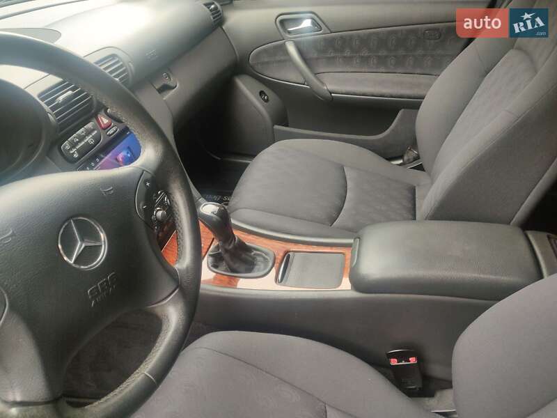 Універсал Mercedes-Benz C-Class 2003 в Києві