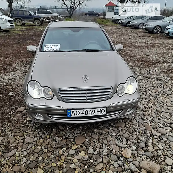 Mercedes-Benz C-Class 2005
