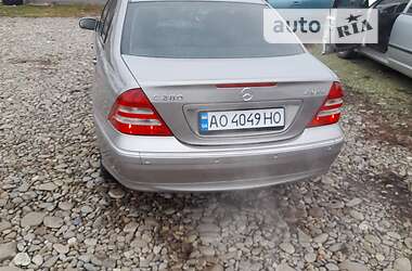 Седан Mercedes-Benz C-Class 2005 в 
