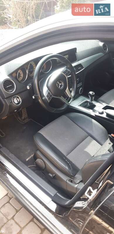 Седан Mercedes-Benz C-Class 2013 в Черновцах