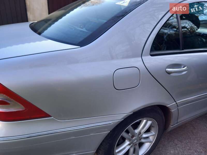 Седан Mercedes-Benz C-Class 2003 в Запорожье