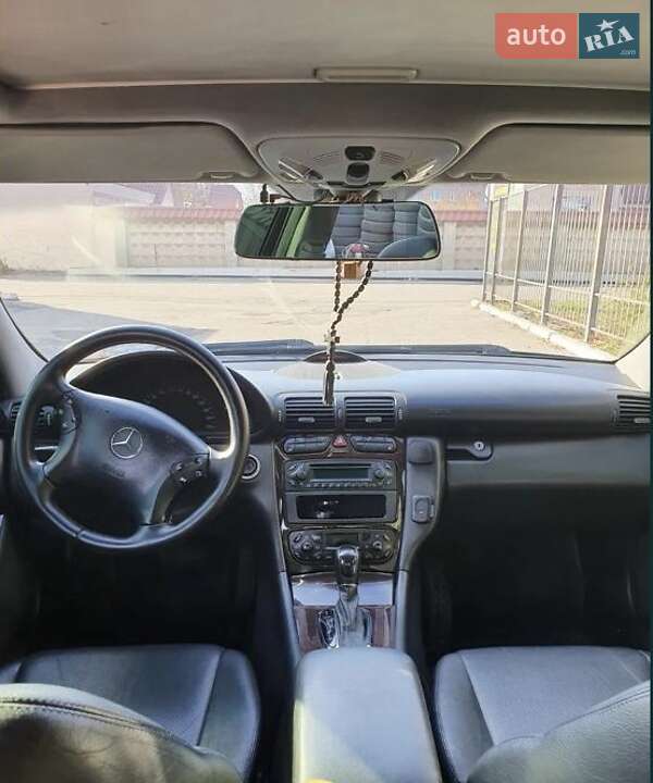 Седан Mercedes-Benz C-Class 2003 в Кривом Роге