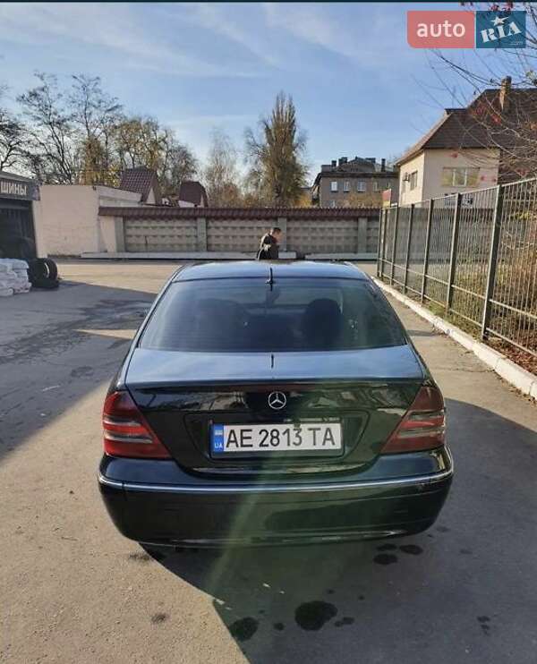 Седан Mercedes-Benz C-Class 2003 в Кривом Роге