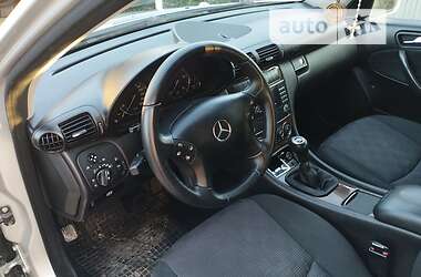 Універсал Mercedes-Benz C-Class 2004 в Чернівцях