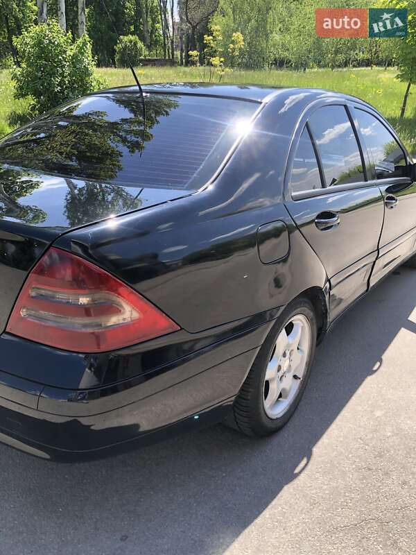 Седан Mercedes-Benz C-Class 2001 в Запорожье