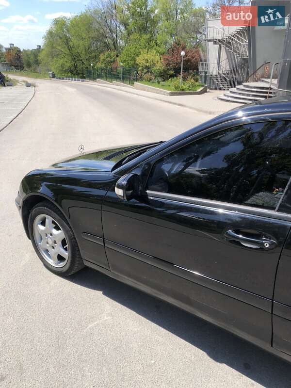 Седан Mercedes-Benz C-Class 2001 в Запоріжжі