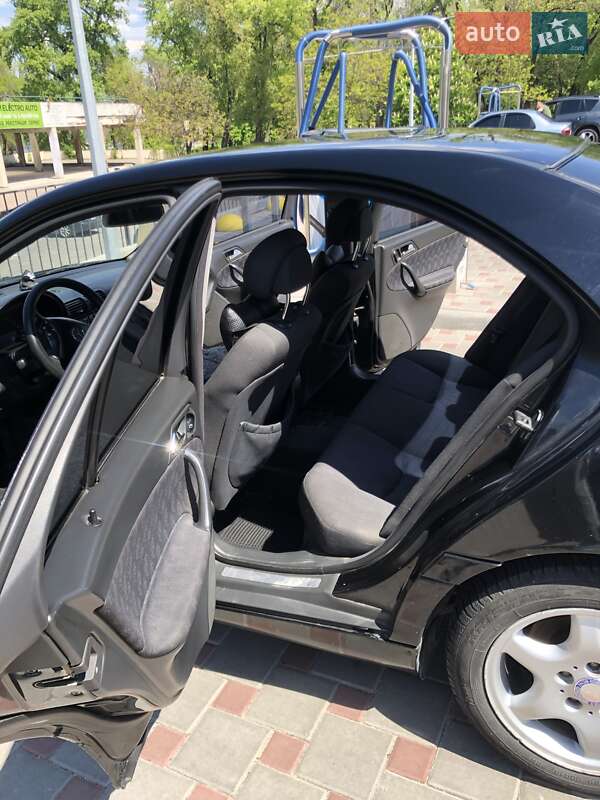 Седан Mercedes-Benz C-Class 2001 в Запоріжжі