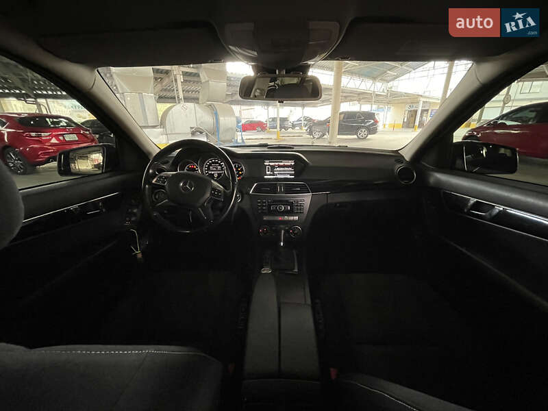 Універсал Mercedes-Benz C-Class 2013 в Вінниці