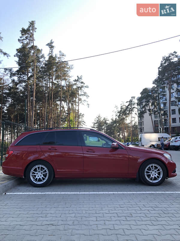 Универсал Mercedes-Benz C-Class 2013 в Киеве