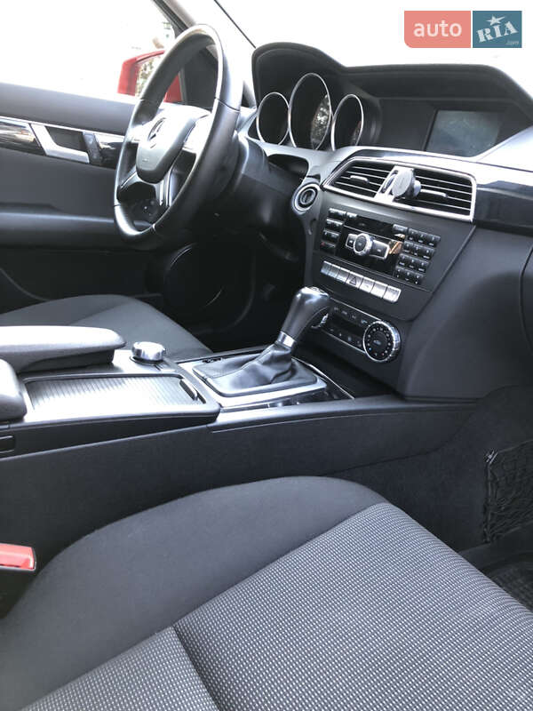 Универсал Mercedes-Benz C-Class 2013 в Киеве