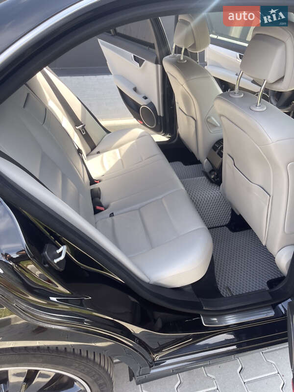 Седан Mercedes-Benz C-Class 2010 в Тернополі